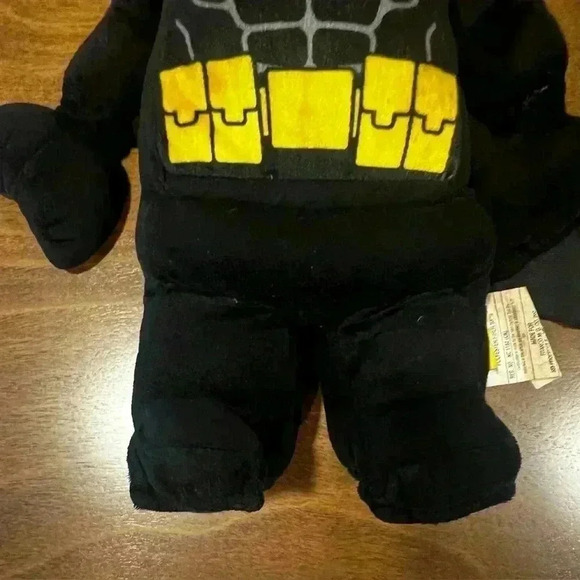 The LEGO BATMAN MOVIE 20" Extra Large Plush Stuffed Pillow Minifigure - Picture 4 of 11